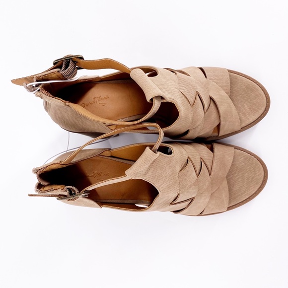 Universal Thread Faux Leather Open Pumps Shoes Size 10 - Picture 4 of 5